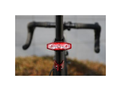 CATEYE Viz 300 Rear Bike Light USB-C click to zoom image