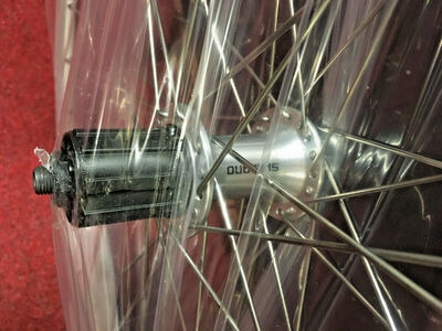 D2O 700c Road Wheel Set click to zoom image