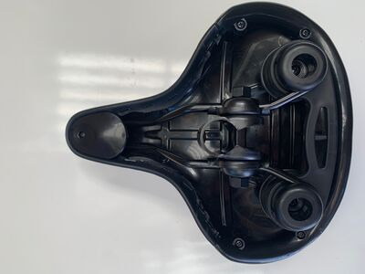 CYCLE DIVISION Selle San Remo 3245 Sprung Gel Saddle click to zoom image